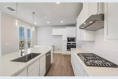 8822 Marmoset Way, Austin, TX 78744 - Photo 9