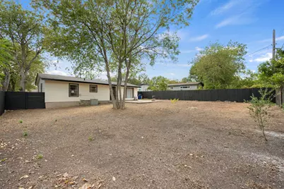 1418 Larkwood Drive, Austin, TX 78723 - Photo 25