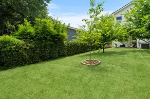 1705B Perez St, Austin, TX 78721 - Photo 25