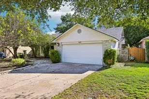 605 Hawthorne Ln, Round Rock, TX 78664 - Photo 5