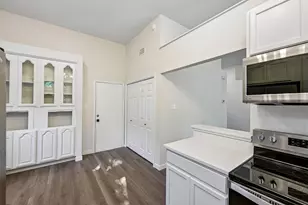 605 Hawthorne Ln, Round Rock, TX 78664 - Photo 21