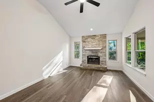 605 Hawthorne Ln, Round Rock, TX 78664 - Photo 9