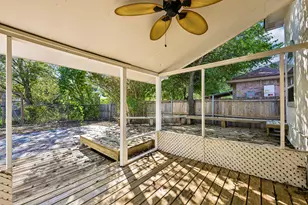 605 Hawthorne Ln, Round Rock, TX 78664 - Photo 35
