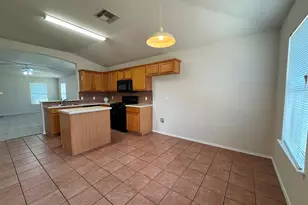 113 Salado Dr, Kyle, TX 78640 - Photo 11