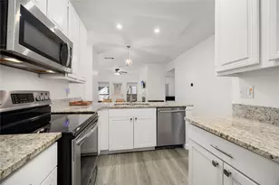 806 W 24th St, Austin, TX 78705 - Photo 9