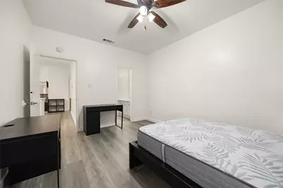 806 W 24th Street #213, Austin, TX 78705 - Photo 13