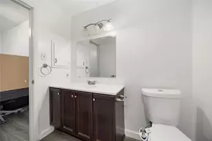 806 W 24th St, Austin, TX 78705 - Photo 17
