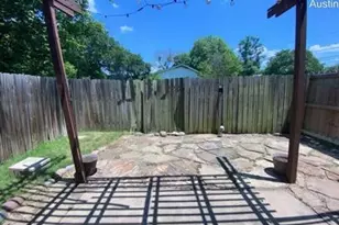 512 Eberhart Ln, Austin, TX 78745 - Photo 17