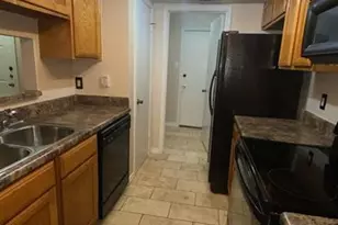 512 Eberhart Ln, Austin, TX 78745 - Photo 5