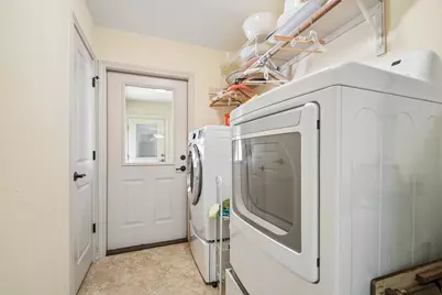 307 W 4th Street, Elgin, TX 78621 - Photo 31