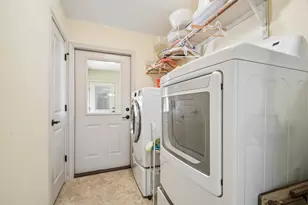 307 W 4th St, Elgin, TX 78621 - Photo 31