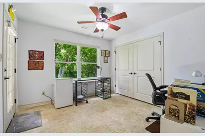307 W 4th Street, Elgin, TX 78621 - Photo 25