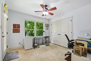 307 W 4th St, Elgin, TX 78621 - Photo 25