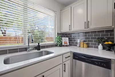 704 Buckingham Place, Austin, TX 78745 - Photo 11