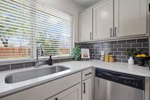 704 Buckingham Pl, Austin, TX 78745 - Photo 11