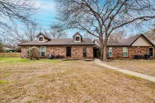 1601 Faro Dr, Austin, TX 78741 - Photo 1