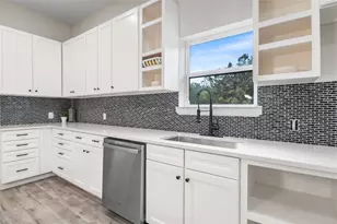 197 S Buckhorn Dr, Bastrop, TX 78602 - Photo 13