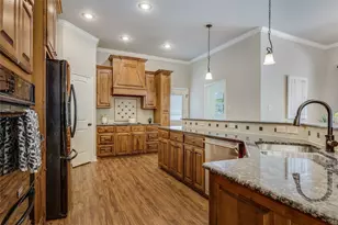 127 Palomino Cove, Jarrell, TX 76537 - Photo 9