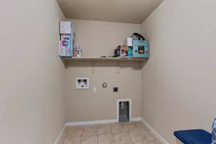 124 Denton Dr, Hutto, TX 78634 - Photo 9