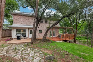 8910 Spicebrush Dr, Austin, TX 78759 - Photo 33