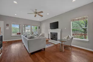 8910 Spicebrush Dr, Austin, TX 78759 - Photo 9