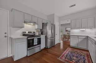 8910 Spicebrush Dr, Austin, TX 78759 - Photo 13