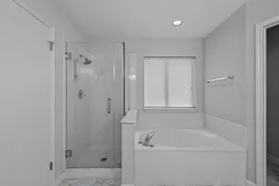 8910 Spicebrush Dr, Austin, TX 78759 - Photo 23