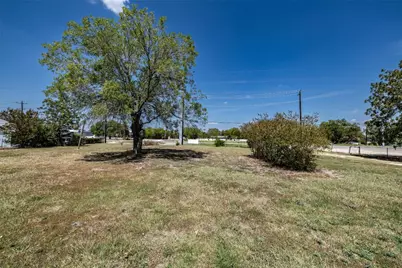 300 Blackjack Street, Lockhart, TX 78644 - Photo 7