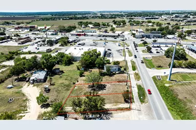 300 Blackjack Street, Lockhart, TX 78644 - Photo 13