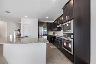 631 Breeze Hollow Ln, Georgetown, TX 78628 - Photo 17