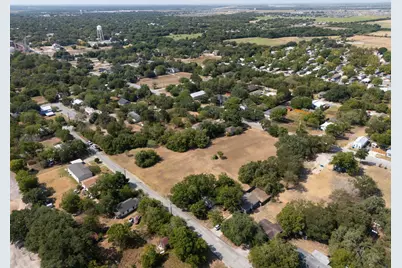 1311 Hondo Street, Lockhart, TX 78644 - Photo 13