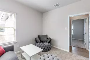 204 Kellys Heroes Wy, Jarrell, TX 76537 - Photo 19