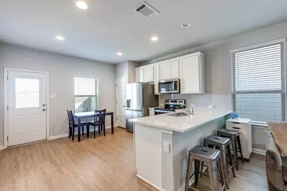 204 Kellys Heroes Way, Jarrell, TX 76537 - Photo 7