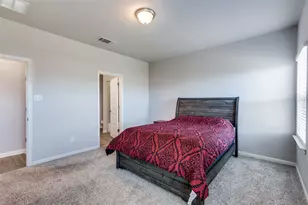 204 Kellys Heroes Wy, Jarrell, TX 76537 - Photo 11