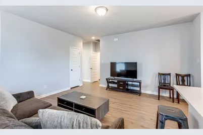 204 Kellys Heroes Way, Jarrell, TX 76537 - Photo 9