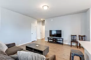 204 Kellys Heroes Wy, Jarrell, TX 76537 - Photo 9