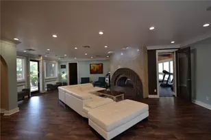 935 La Posada Dr, Austin, TX 78752 - Photo 17