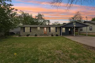 406 E 2nd St, Georgetown, TX 78626 - Photo 1