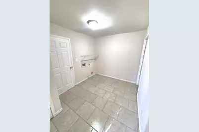 8811 Clearbrook Trail, Austin, TX 78729 - Photo 9