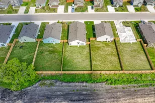 526 Thunderstorm Ave, Lockhart, TX 78644 - Photo 27