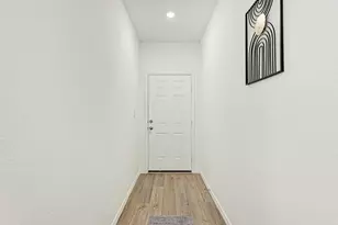 526 Thunderstorm Ave, Lockhart, TX 78644 - Photo 5