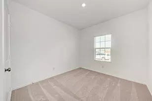 526 Thunderstorm Ave, Lockhart, TX 78644 - Photo 17