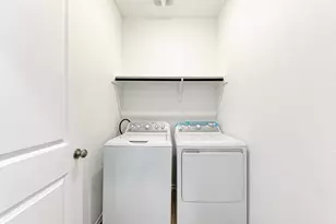 526 Thunderstorm Ave, Lockhart, TX 78644 - Photo 15