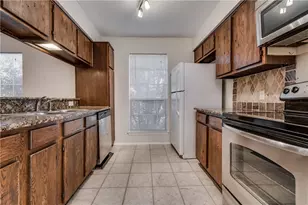 8801 Piney Point Dr, Austin, TX 78729 - Photo 19