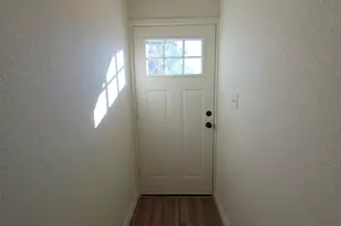 2002 W 2nd St, Taylor, TX 76574 - Photo 5