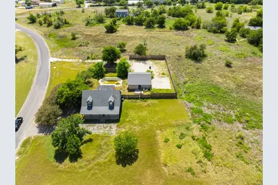 110 Lemens Avenue, Hutto, TX 78634 - Photo 3