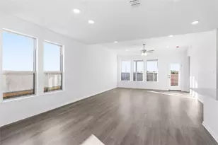 13704 Scarlett Song Dr, Elgin, TX 78621 - Photo 5