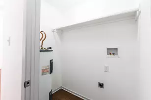 1900 Valley Hill Cir, Austin, TX 78741 - Photo 21