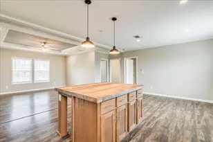 1098 Engelke Rd, Buda, TX 78640 - Photo 15