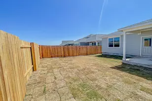 465 Unforgiven Ln, Jarrell, TX 76537 - Photo 21